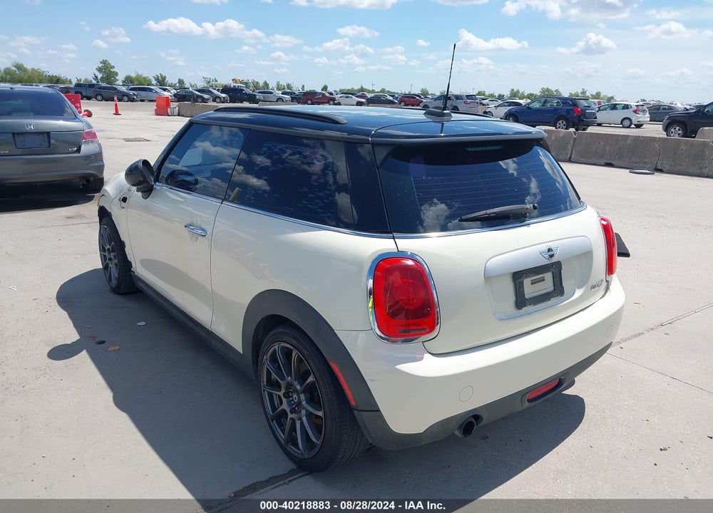2015 MINI HARDTOP VIN: WMWXM5C52FT939596