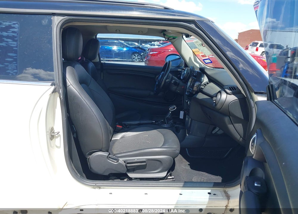 2015 MINI HARDTOP VIN: WMWXM5C52FT939596