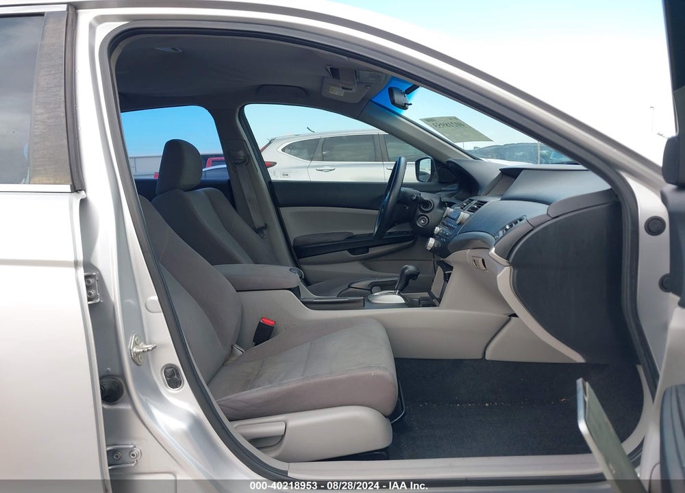 2011 HONDA ACCORD 2.4 LX VIN: 1HGCP2F30BA135287