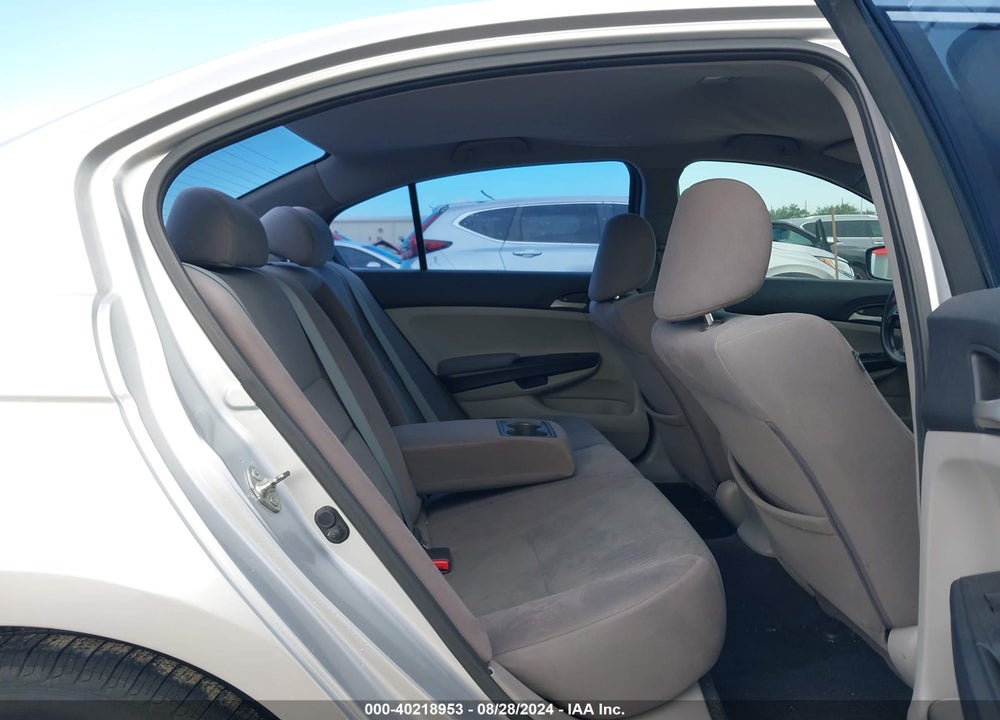 2011 HONDA ACCORD 2.4 LX VIN: 1HGCP2F30BA135287