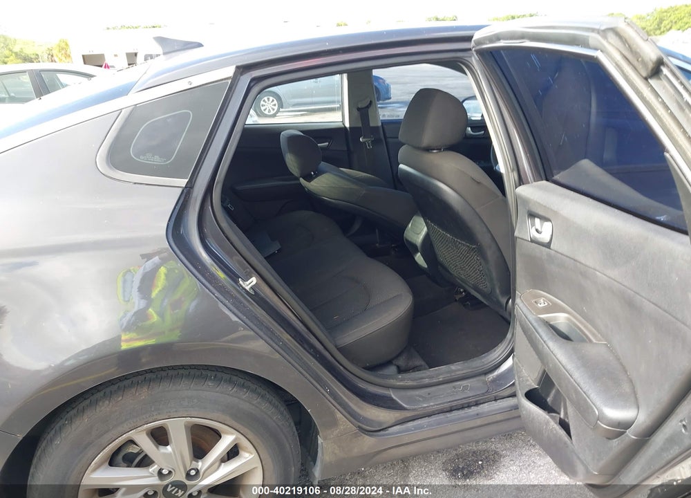 2019 KIA OPTIMA LX VIN: 5XXGT4L30KG294634