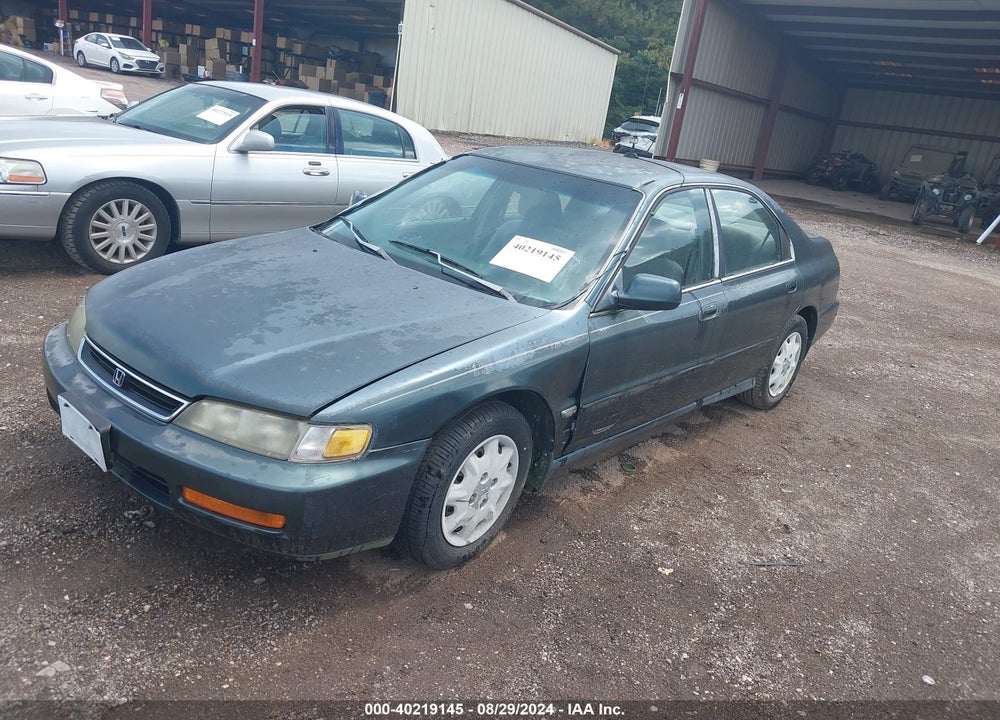 1996 HONDA ACCORD LX/EX VIN: 1HGCD5632TA010657