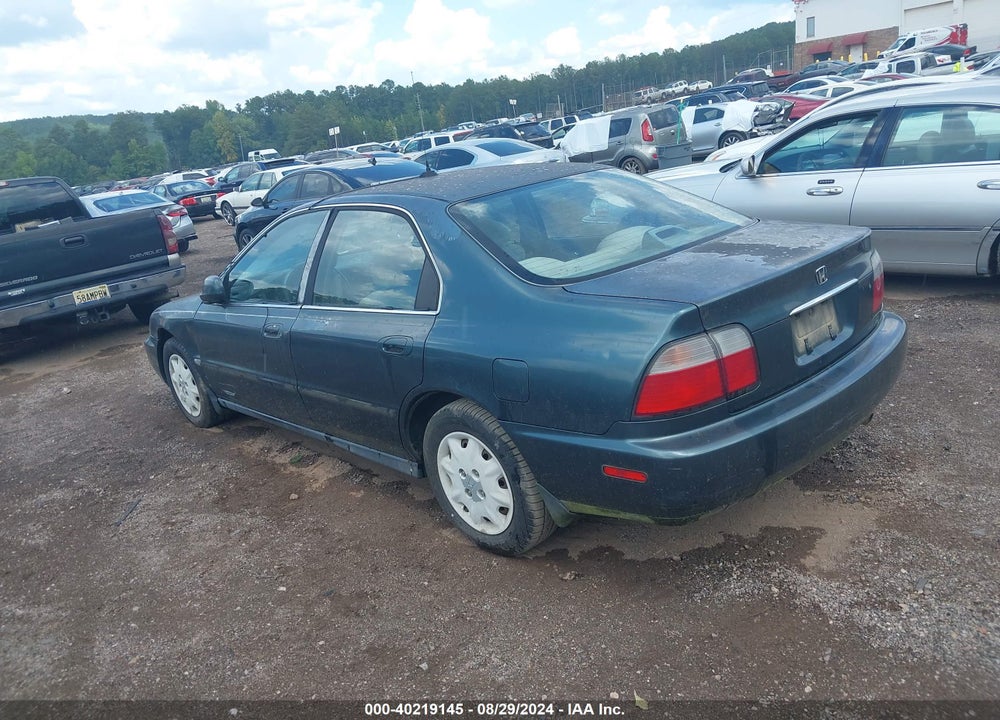 1996 HONDA ACCORD LX/EX VIN: 1HGCD5632TA010657