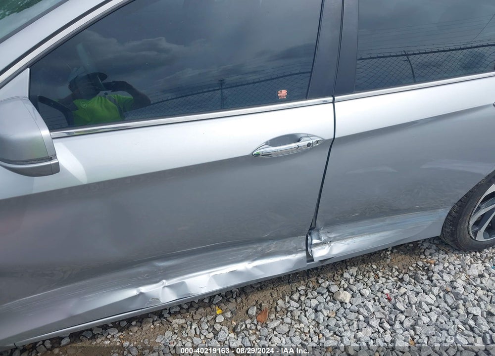 2017 HONDA ACCORD EX-L VIN: 1HGCR2F80HA173388