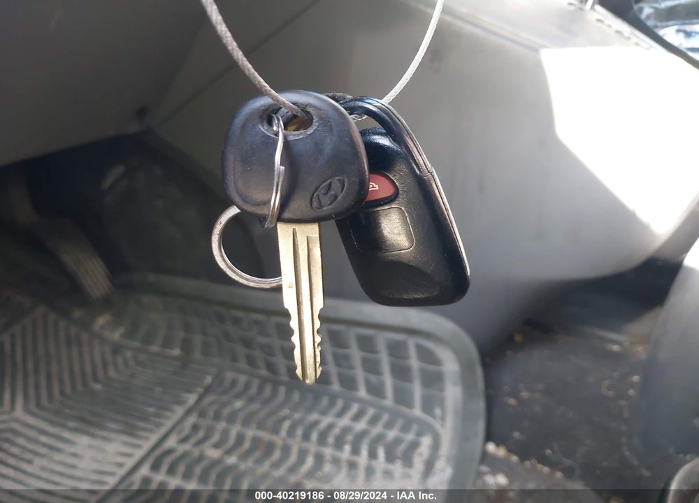 2009 HYUNDAI TUCSON SE VIN: KM8JN72D59U944277