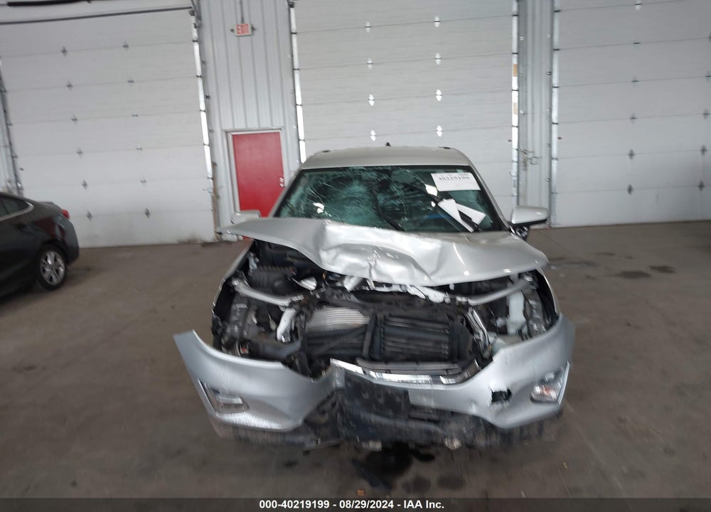 2018 CHEVROLET EQUINOX LT VIN: 2GNAXJEV3J6195621