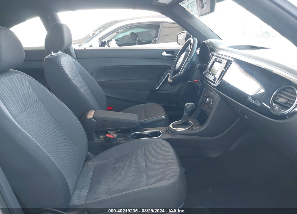 2016 VOLKSWAGEN BEETLE 1.8T S VIN: 3VWF17AT0GM629433