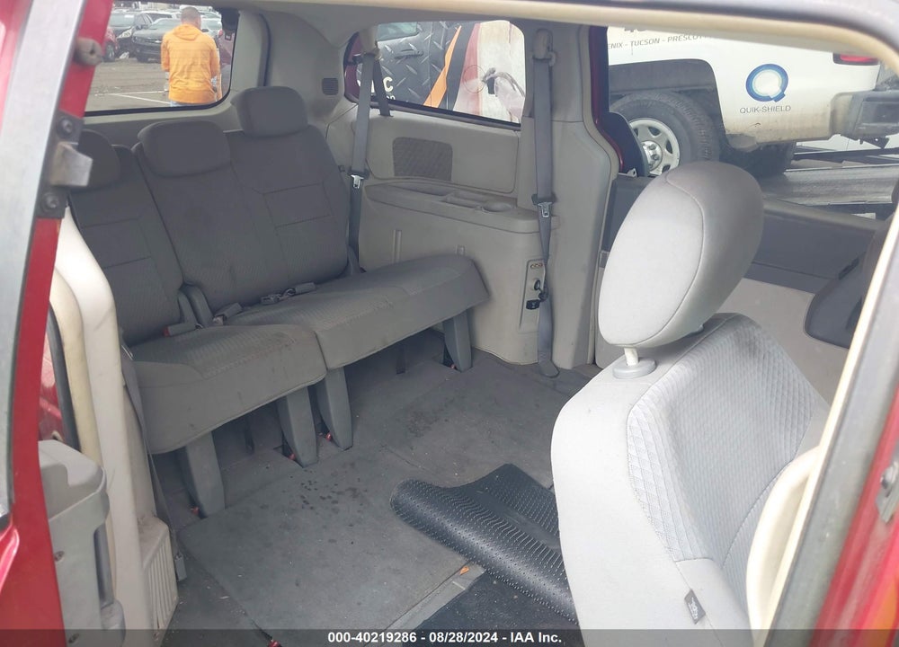 2008 CHRYSLER TOWN & COUNTRY LX VIN: 2A8HR44H08R799093