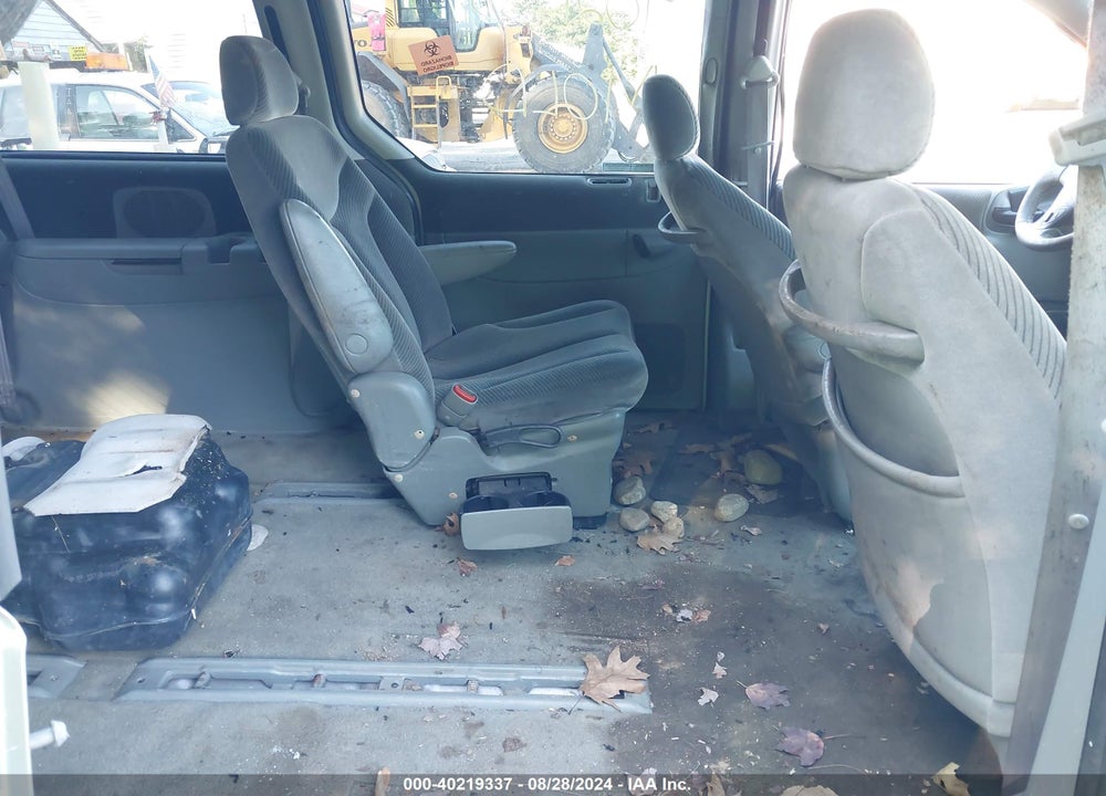 1997 CHRYSLER TOWN & COUNTRY LX VIN: 1C4GP54L5VB405620