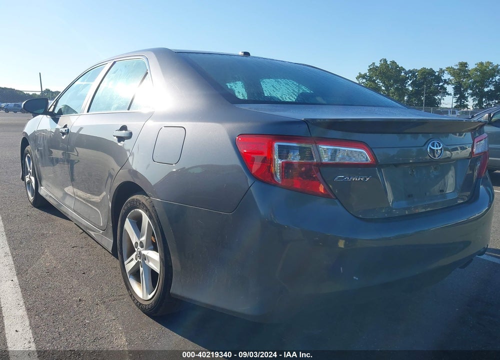 2013 TOYOTA CAMRY SE VIN: 4T1BF1FK6DU647969