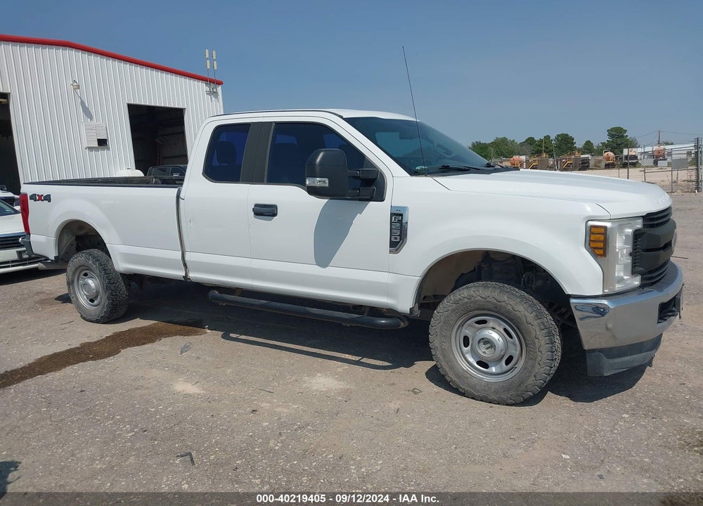 2019 FORD F-250 XL VIN: 1FT7X2B63KEF03826