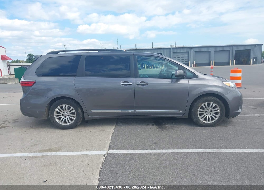 2015 TOYOTA SIENNA XLE PREMIUM 8 PASSENGER VIN: 5TDYK3DCXFS619391