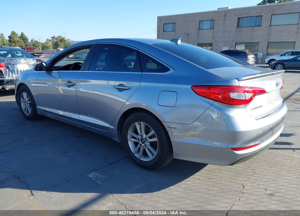 2016 HYUNDAI SONATA SE VIN: 5NPE24AF0GH389388