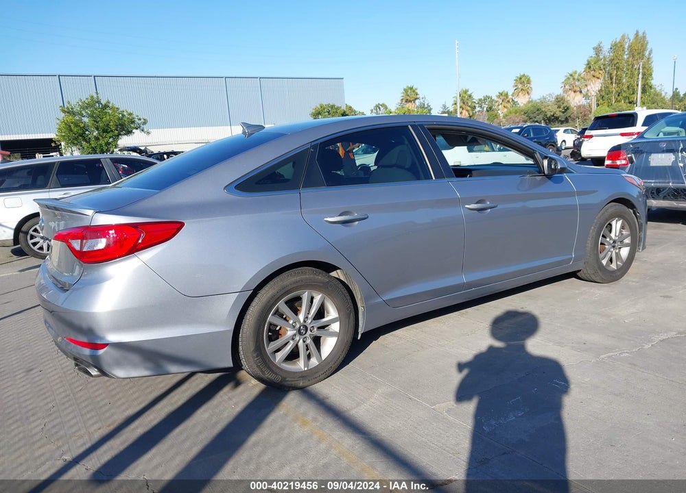 2016 HYUNDAI SONATA SE VIN: 5NPE24AF0GH389388