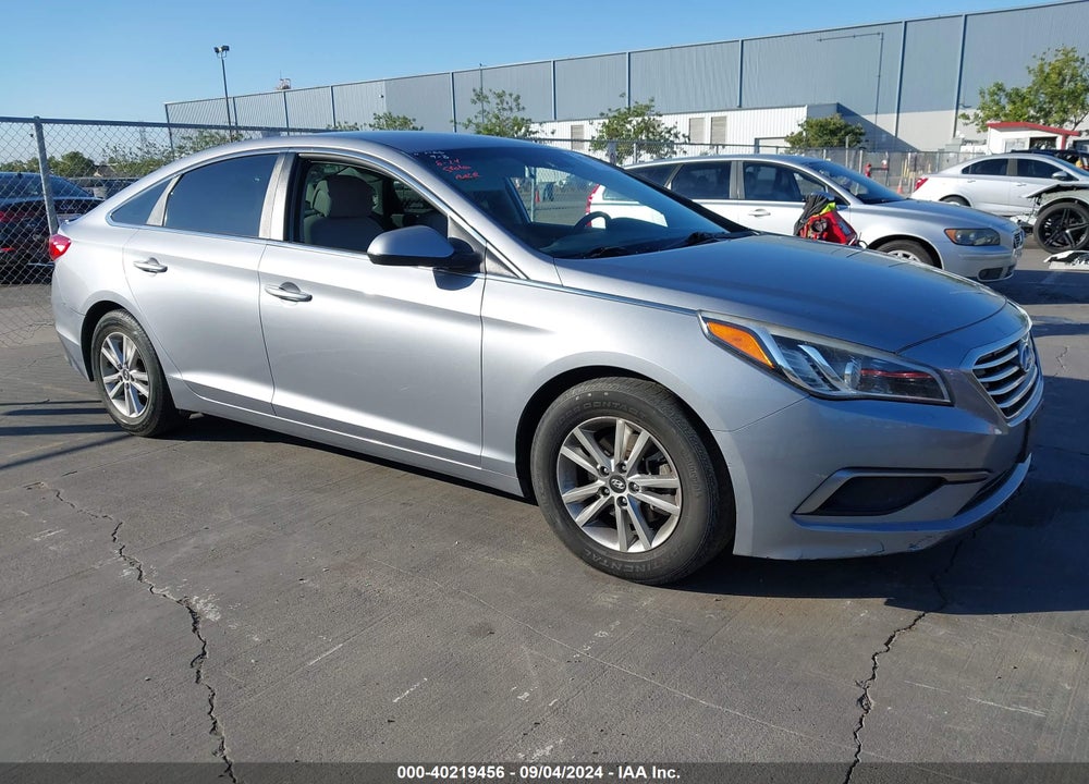 2016 HYUNDAI SONATA SE VIN: 5NPE24AF0GH389388