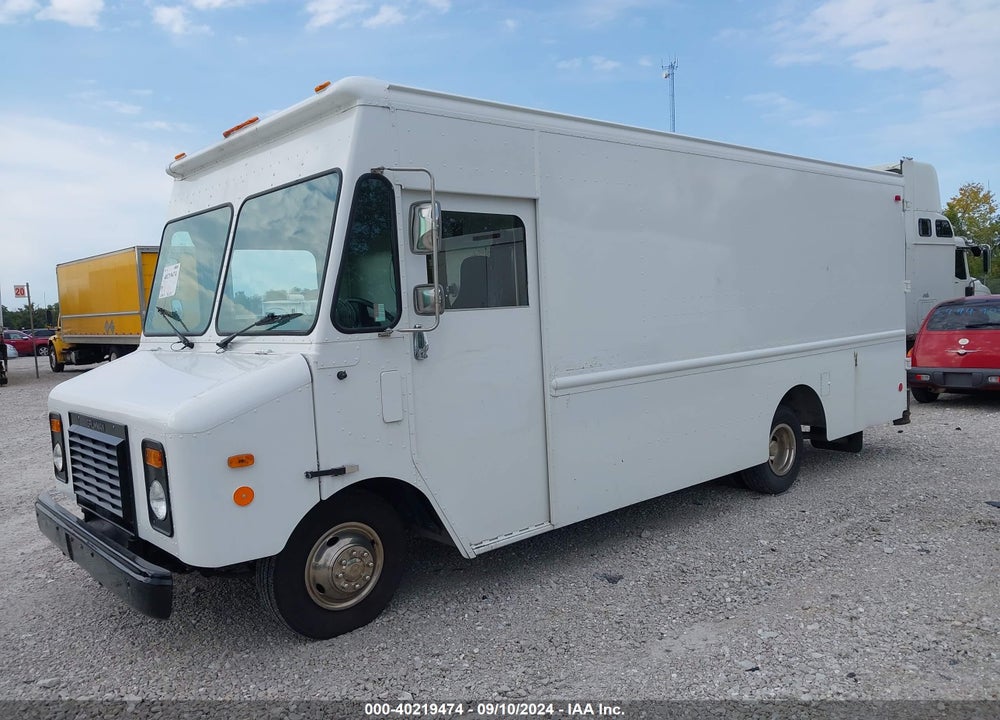 2002 WORKHORSE CUSTOM CHASSIS STEP VAN P42 VIN: 5T4HP41R323349182