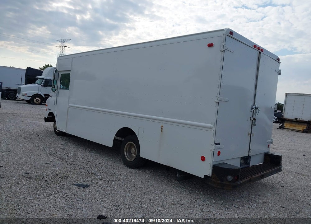 2002 WORKHORSE CUSTOM CHASSIS STEP VAN P42 VIN: 5T4HP41R323349182