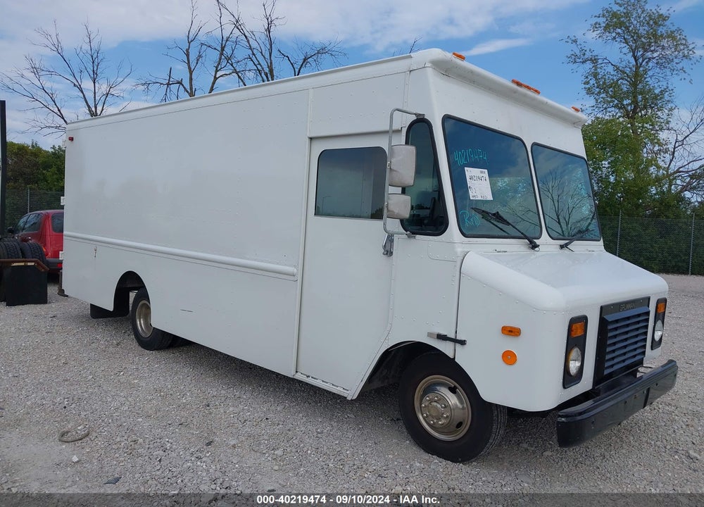 2002 WORKHORSE CUSTOM CHASSIS STEP VAN P42 VIN: 5T4HP41R323349182