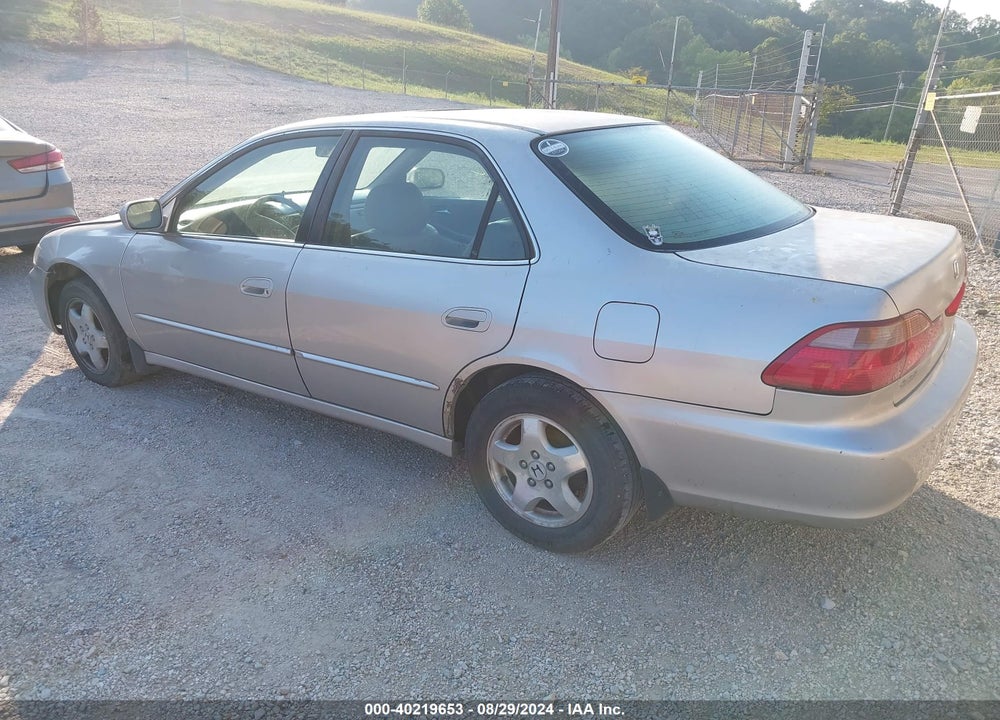1999 HONDA ACCORD EX V6 VIN: 1HGCG1652XA018605