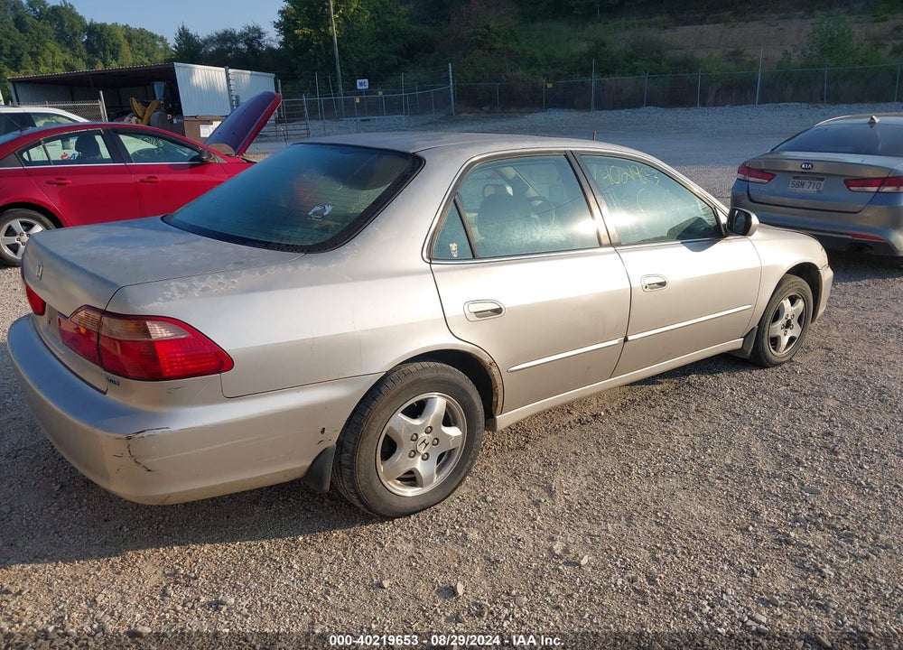 1999 HONDA ACCORD EX V6 VIN: 1HGCG1652XA018605