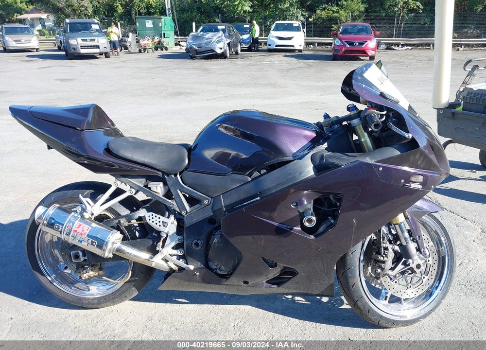 2004 SUZUKI GSX-R600 K VIN: JS1GN7CA442100751