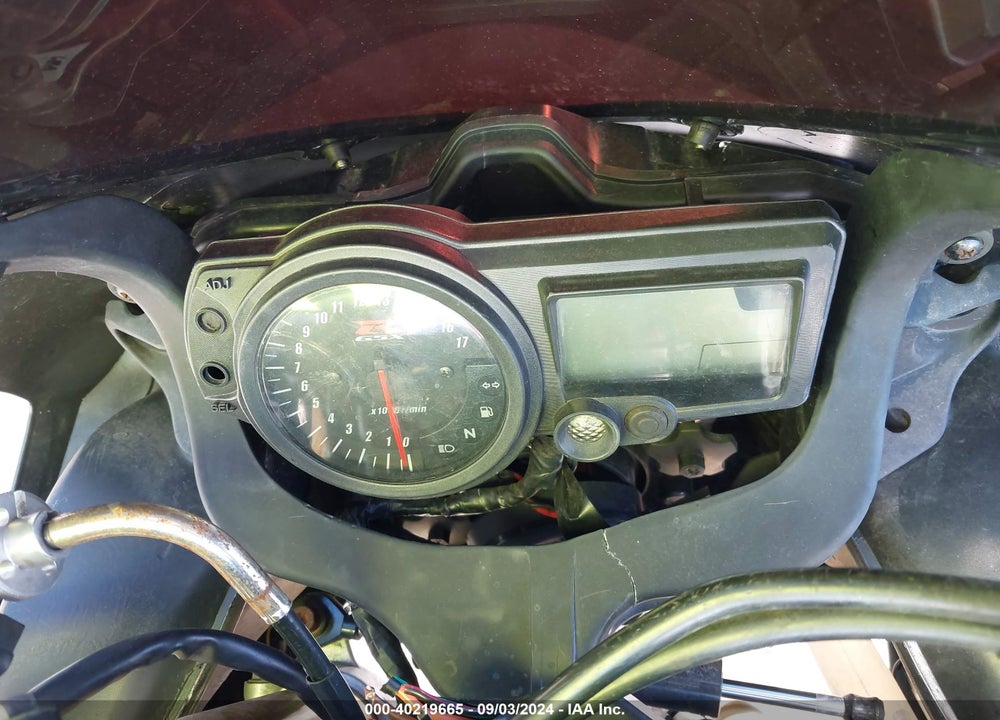 2004 SUZUKI GSX-R600 K VIN: JS1GN7CA442100751