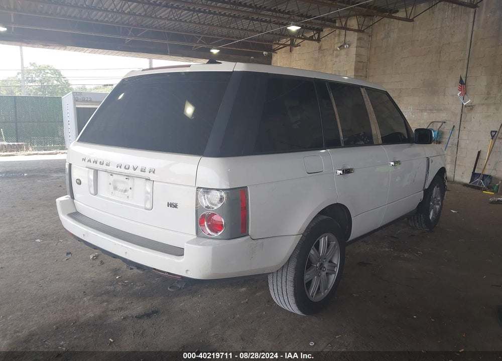2008 LAND ROVER RANGE ROVER HSE VIN: SALME154X8A279928