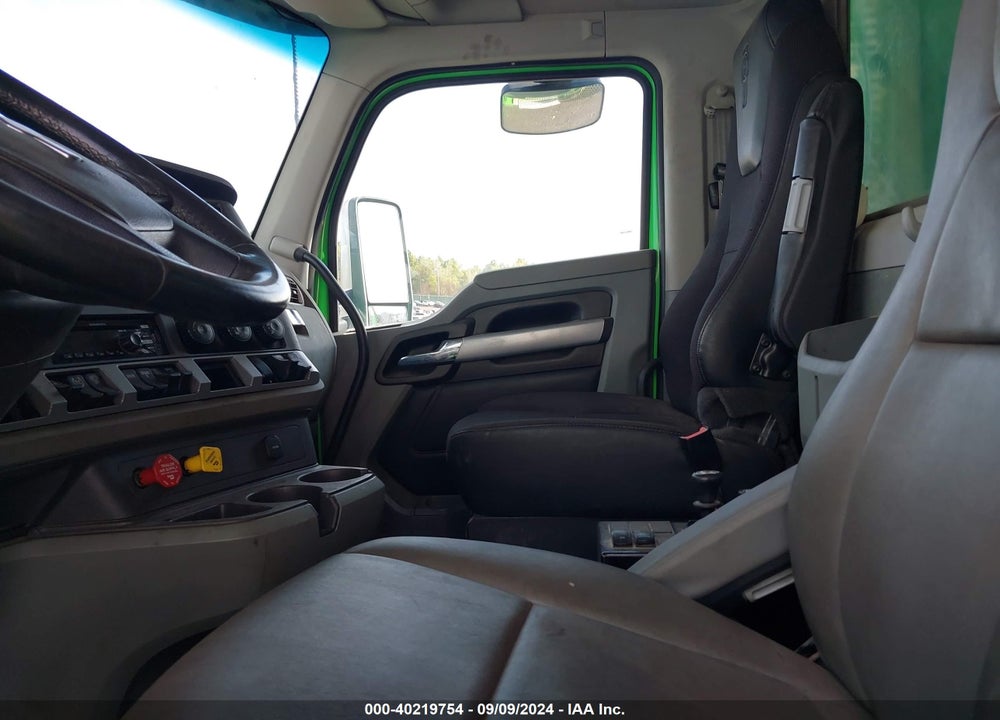 2020 KENWORTH T880 VIN: 1NKZX4TX7LJ426610