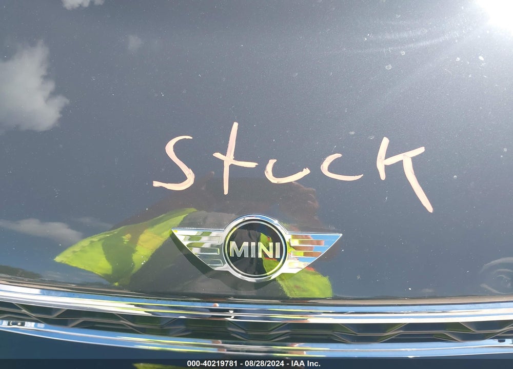 2018 MINI COUNTRYMAN COOPER S VIN: WMZYT3C33J3E93872