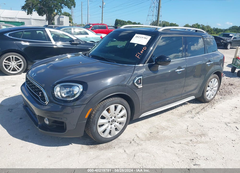 2018 MINI COUNTRYMAN COOPER S VIN: WMZYT3C33J3E93872
