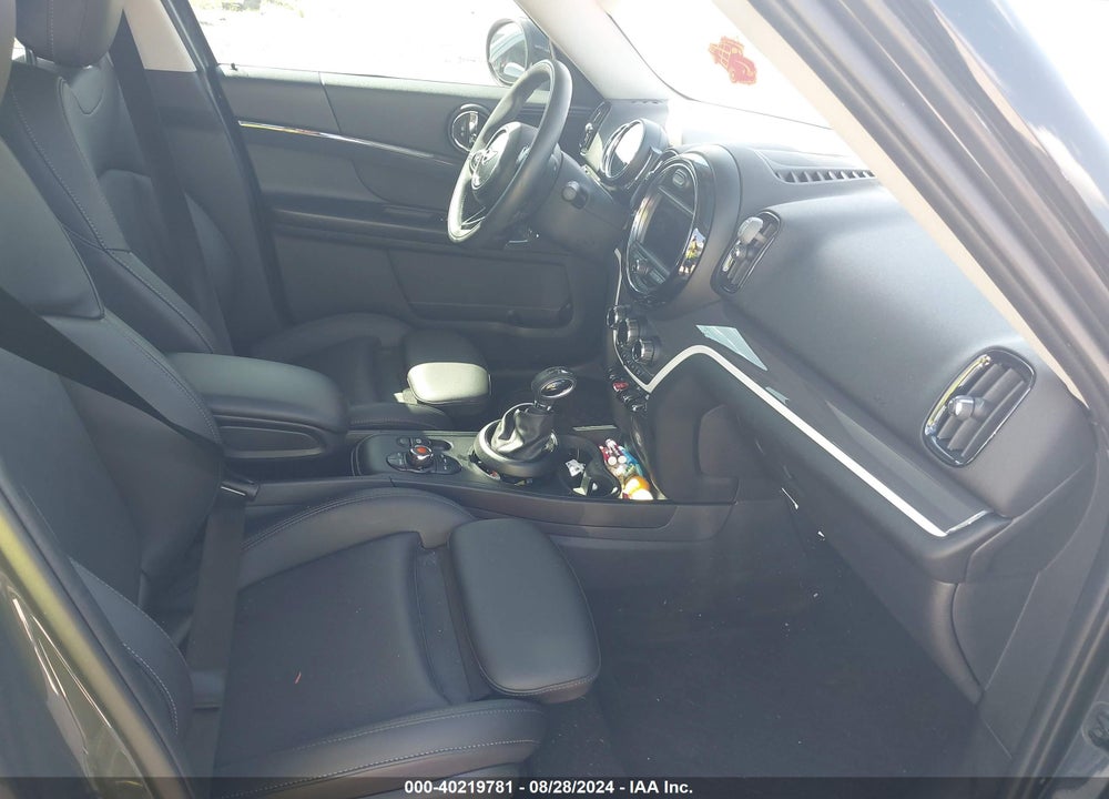 2018 MINI COUNTRYMAN COOPER S VIN: WMZYT3C33J3E93872