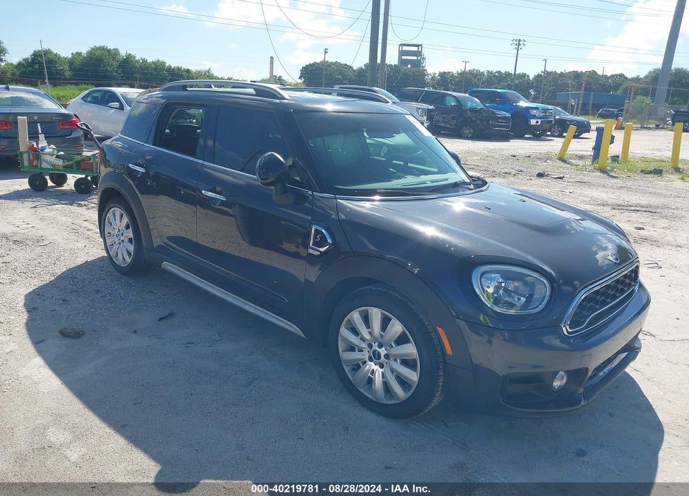 2018 MINI COUNTRYMAN COOPER S VIN: WMZYT3C33J3E93872