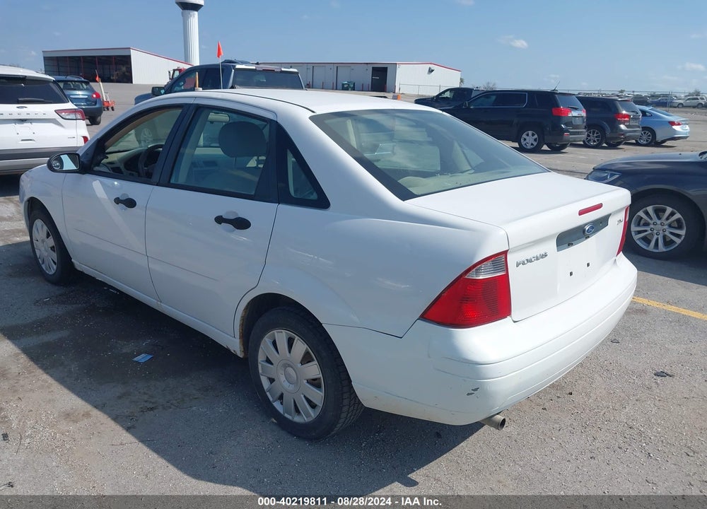 2005 FORD FOCUS ZX4 VIN: 1FAFP34N95W246763