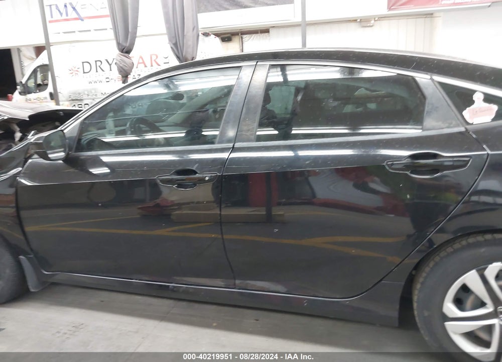 2018 HONDA CIVIC LX VIN: 2HGFC2F53JH551635