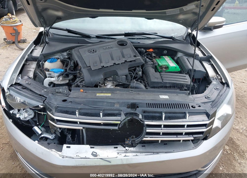 2013 VOLKSWAGEN PASSAT 2.0L TDI SE VIN: 1VWBN7A30DC096368