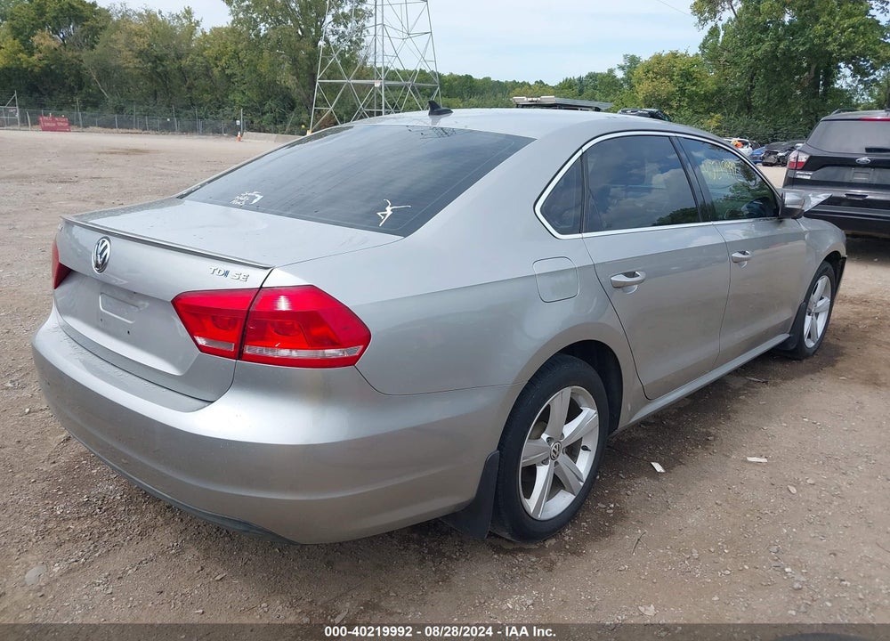 2013 VOLKSWAGEN PASSAT 2.0L TDI SE VIN: 1VWBN7A30DC096368