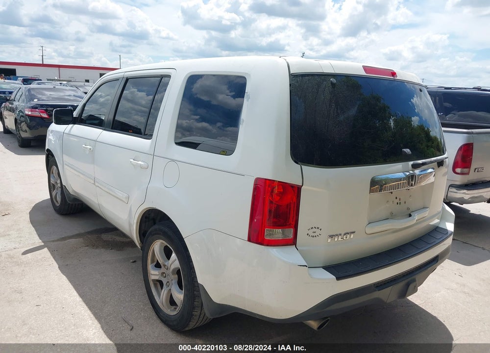 2014 HONDA PILOT EX VIN: 5FNYF3H46EB020417
