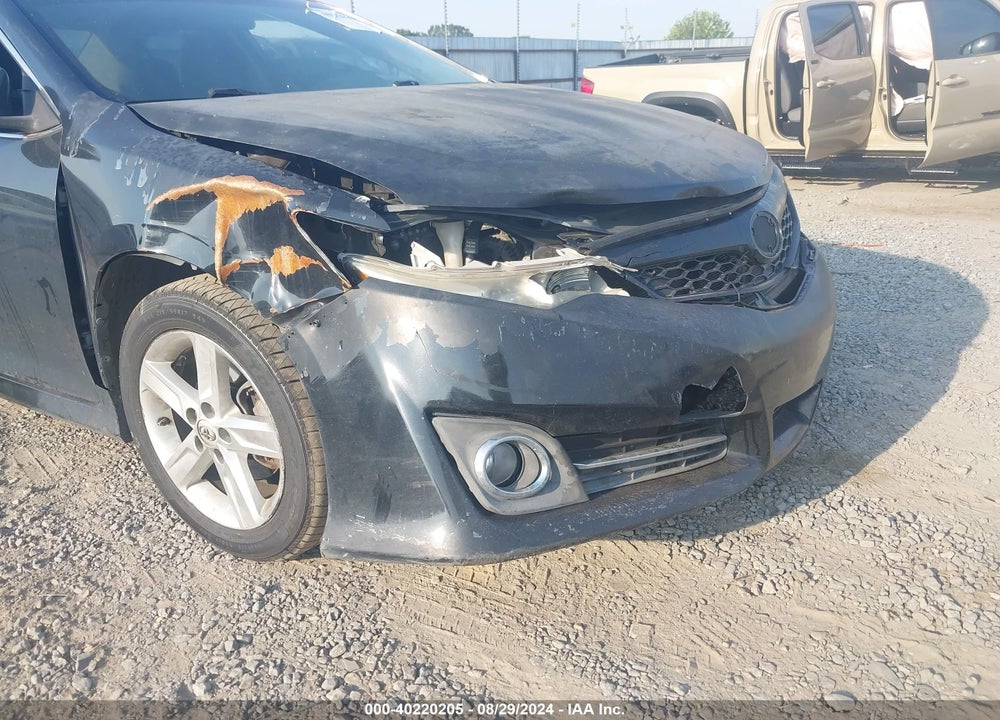 2014 TOYOTA CAMRY SE VIN: 4T1BF1FK3EU750073