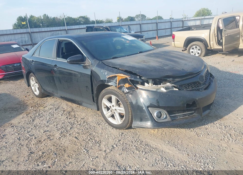 2014 TOYOTA CAMRY SE VIN: 4T1BF1FK3EU750073