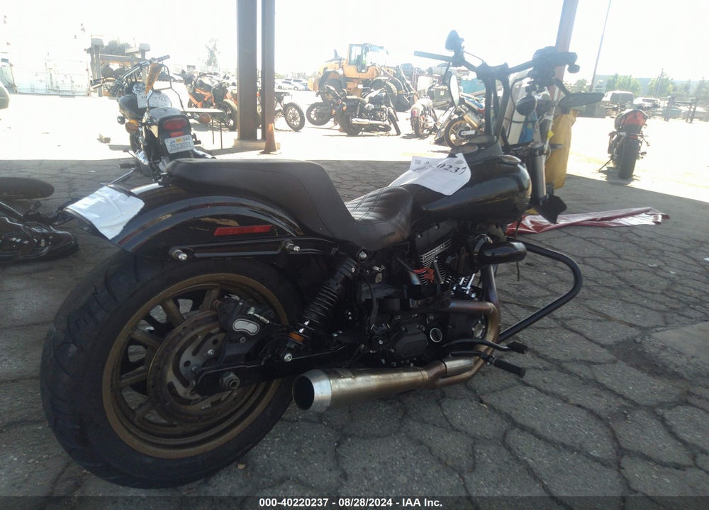 2017 HARLEY-DAVIDSON FXDLS VIN: 1HD1GS836HC320717