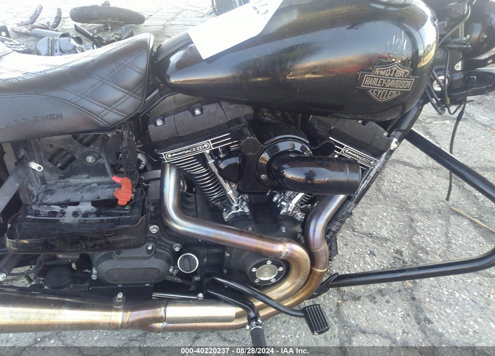 2017 HARLEY-DAVIDSON FXDLS VIN: 1HD1GS836HC320717