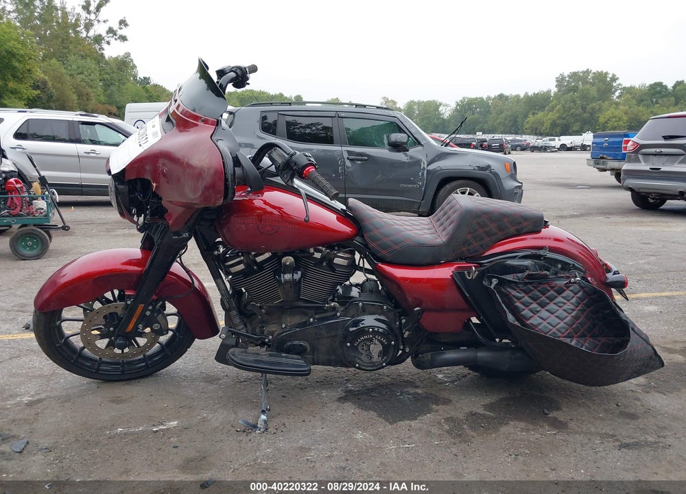 2018 HARLEY-DAVIDSON FLHXS STREET GLIDE SPECIAL VIN: 1HD1KRC10JB648000