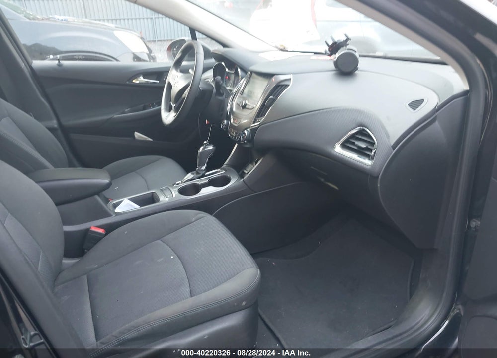 2018 CHEVROLET CRUZE LT AUTO VIN: 1G1BE5SM8J7187836
