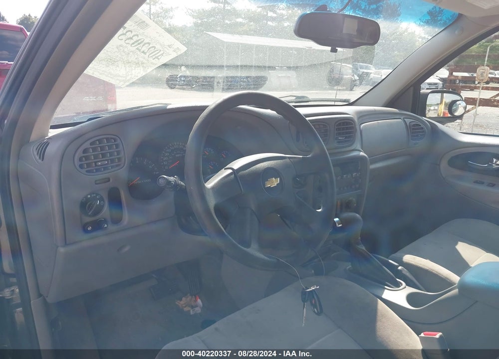 2005 CHEVROLET TRAILBLAZER LS VIN: 1GNDT13S252346498