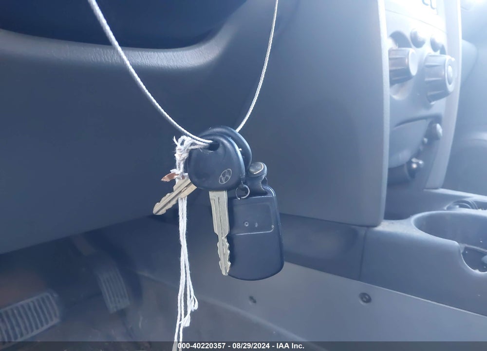 2005 HYUNDAI SANTA FE GLS VIN: KM8SC73DX5U885522