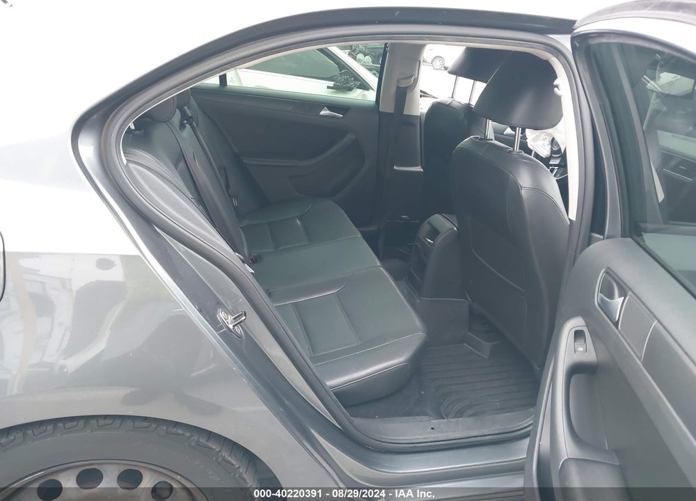 2014 VOLKSWAGEN JETTA 1.8T SE VIN: 3VWD17AJ0EM238298