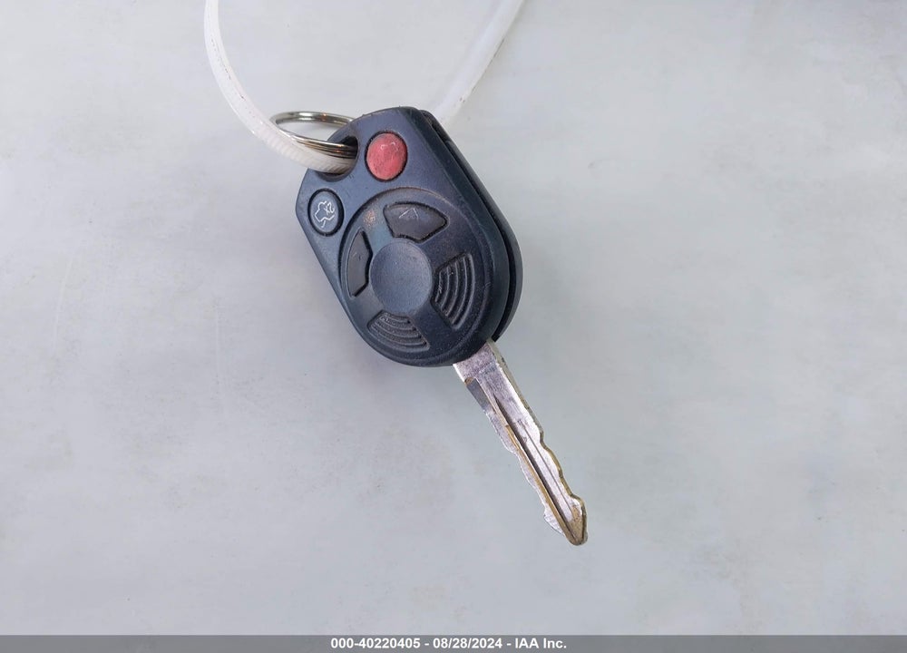 2010 FORD ESCAPE LIMITED VIN: 1FMCU0E77AKA32131