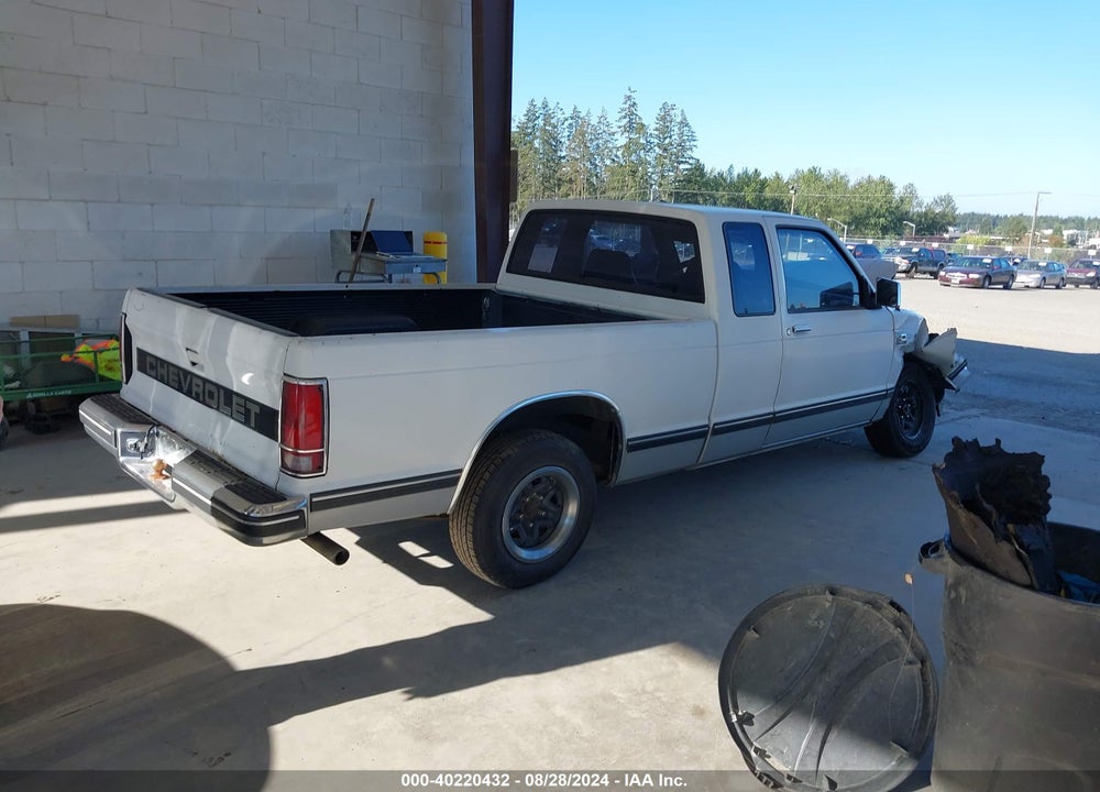 1987 CHEVROLET S TRUCK S10 VIN: 1GCCS14R8H2171410