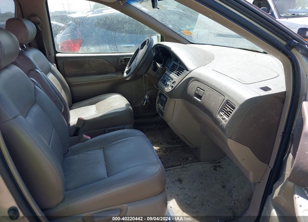 2001 TOYOTA SIENNA VIN: 4T3ZF13C31U390137