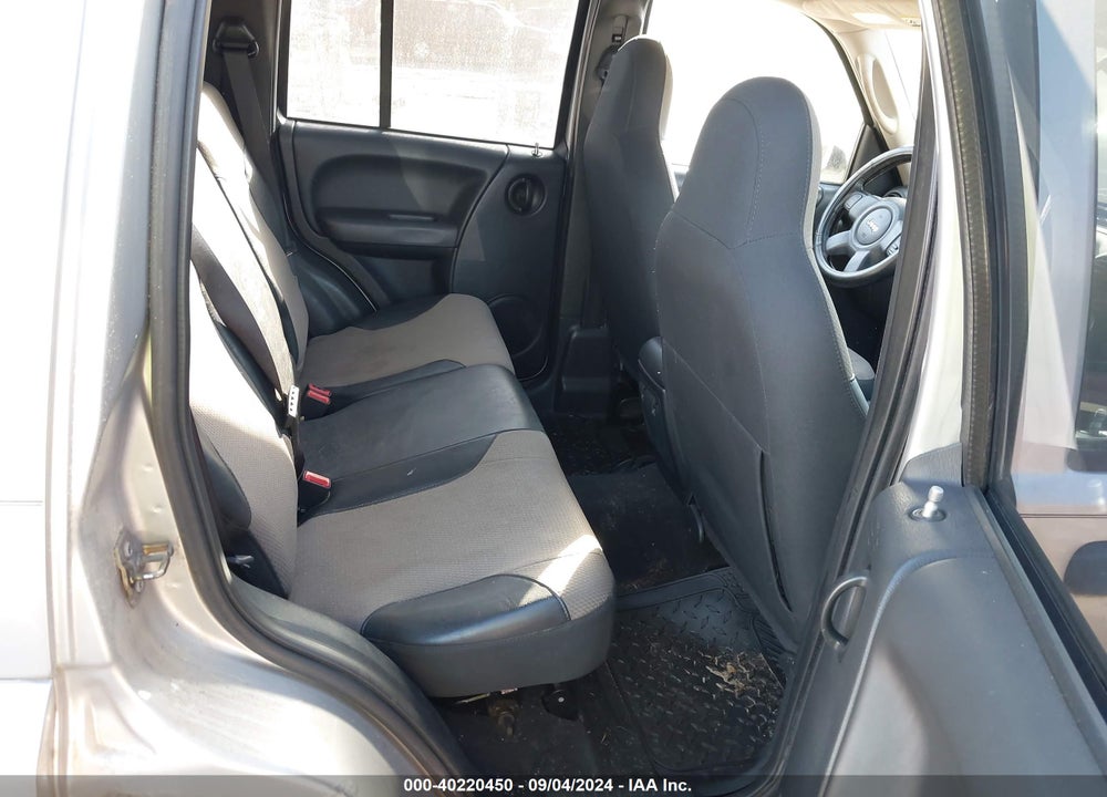 2004 JEEP LIBERTY SPORT VIN: 1J4GL48K24W294789